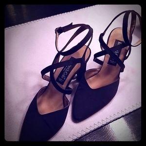 Kenneth Cole black 3"  pumps
